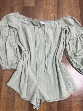 Petal & Pup Light Sage Romper with Pockets Billowy Sleeves Cotton Size Medium